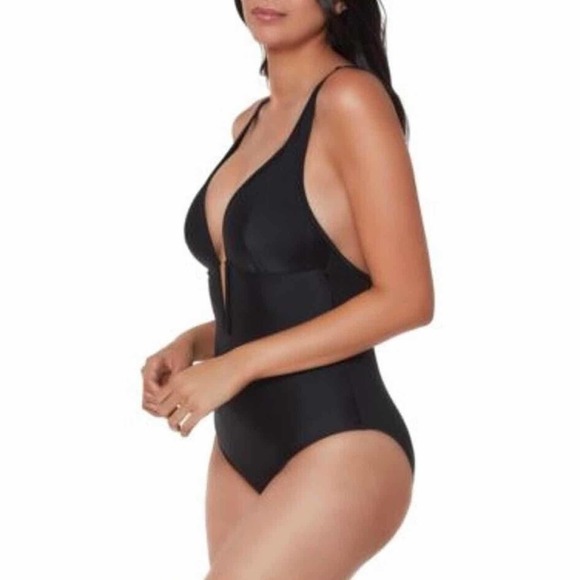 Bar III Deep Plunge V-Wire One-Piece Swimsuit Size Small Black - Picture 4 of 10